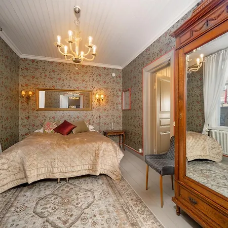 Historiallinen Hyvinvarusteltu Remontoitu 2mh Apartment Oulu