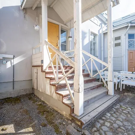 Historiallinen Hyvinvarusteltu Remontoitu 2mh Apartment *