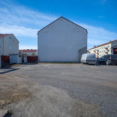 Historiallinen Hyvinvarusteltu Remontoitu 2mh Apartment *